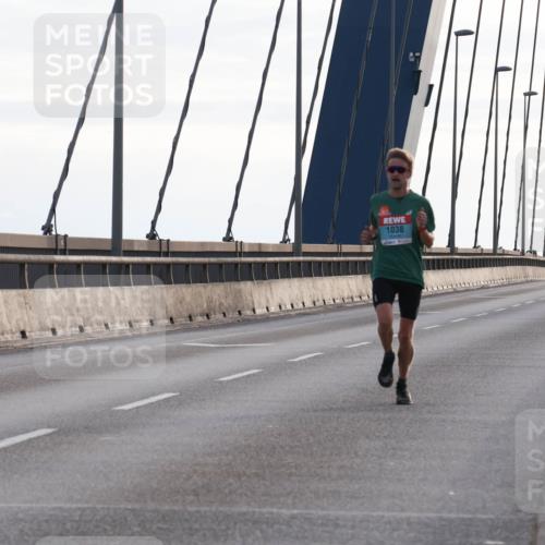 03.10.2024 - Köhlbrandbrückenlauf Matties Gatica Varas http://msf.ph/oto/7164772 03.10.2024 09:17:25 Position 2 1038 meine-sportfotos.de