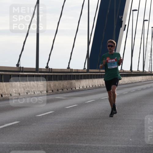 03.10.2024 - Köhlbrandbrückenlauf Matties Gatica Varas http://msf.ph/oto/7164777 03.10.2024 09:17:25 Position 2 1038 meine-sportfotos.de