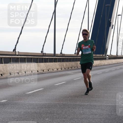 03.10.2024 - Köhlbrandbrückenlauf Matties Gatica Varas http://msf.ph/oto/7164796 03.10.2024 09:17:26 Position 2 1038 meine-sportfotos.de