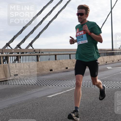 03.10.2024 - Köhlbrandbrückenlauf Matties Gatica Varas http://msf.ph/oto/7164836 03.10.2024 09:17:29 Position 2 1038 meine-sportfotos.de