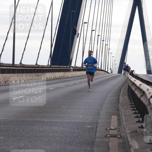 03.10.2024 - Köhlbrandbrückenlauf Matties Gatica Varas http://msf.ph/oto/7164842 03.10.2024 09:17:38 Position 2 1011 meine-sportfotos.de