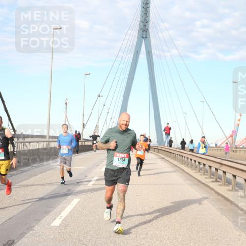 03.10.2024 - Köhlbrandbrückenlauf Jannik Wohlers http://msf.ph/oto/7164851 03.10.2024 09:41:49 Position 2 1171, 1647, 1604 meine-sportfotos.de