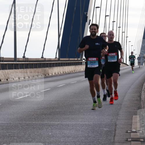 03.10.2024 - Köhlbrandbrückenlauf Matties Gatica Varas http://msf.ph/oto/7165077 03.10.2024 09:18:04 Position 2 2423, 1020, 3 meine-sportfotos.de