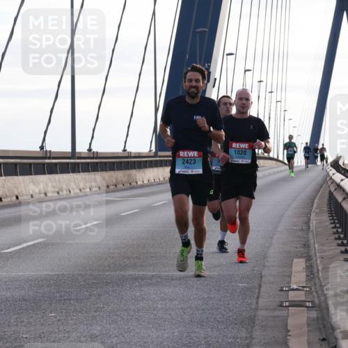 03.10.2024 - Köhlbrandbrückenlauf Matties Gatica Varas http://msf.ph/oto/7165109 03.10.2024 09:18:05 Position 2 2423, 1020 meine-sportfotos.de