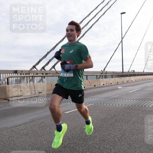 03.10.2024 - Köhlbrandbrückenlauf Matties Gatica Varas http://msf.ph/oto/7165283 03.10.2024 09:18:16 Position 2  meine-sportfotos.de