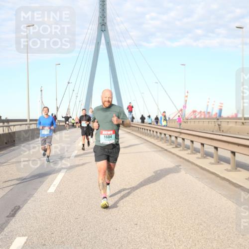 03.10.2024 - Köhlbrandbrückenlauf Jannik Wohlers http://msf.ph/oto/7165359 03.10.2024 09:41:49 Position 2 1647, 1604 meine-sportfotos.de