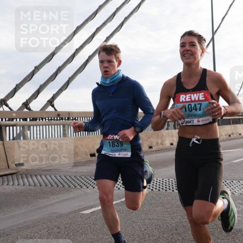 03.10.2024 - Köhlbrandbrückenlauf Matties Gatica Varas http://msf.ph/oto/7165380 03.10.2024 09:18:27 Position 2 1839, 1047 meine-sportfotos.de