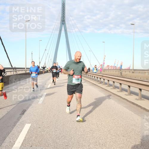 03.10.2024 - Köhlbrandbrückenlauf Jannik Wohlers http://msf.ph/oto/7165391 03.10.2024 09:41:49 Position 2 164, 1604 meine-sportfotos.de