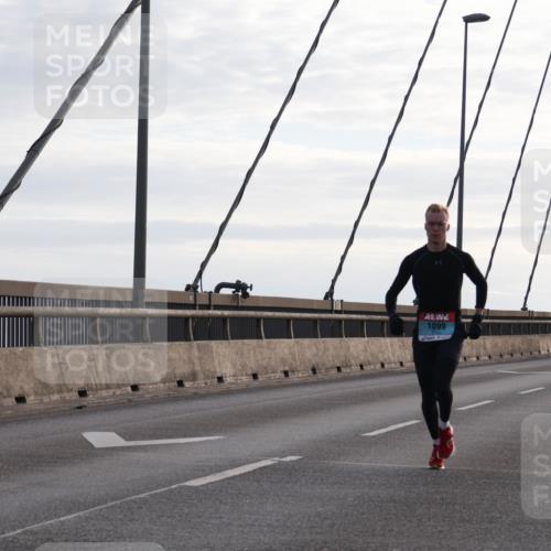 03.10.2024 - Köhlbrandbrückenlauf Matties Gatica Varas http://msf.ph/oto/7165412 03.10.2024 09:18:32 Position 2 1099 meine-sportfotos.de