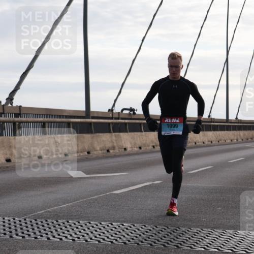 03.10.2024 - Köhlbrandbrückenlauf Matties Gatica Varas http://msf.ph/oto/7165447 03.10.2024 09:18:32 Position 2 1099 meine-sportfotos.de