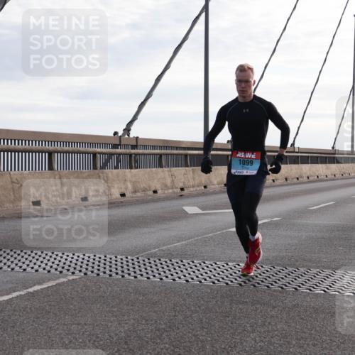 03.10.2024 - Köhlbrandbrückenlauf Matties Gatica Varas http://msf.ph/oto/7165460 03.10.2024 09:18:33 Position 2 1099 meine-sportfotos.de
