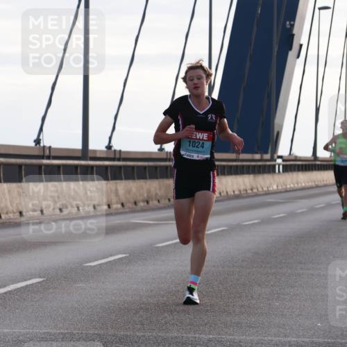 03.10.2024 - Köhlbrandbrückenlauf Matties Gatica Varas http://msf.ph/oto/7165550 03.10.2024 09:18:44 Position 2 27, 1024 meine-sportfotos.de