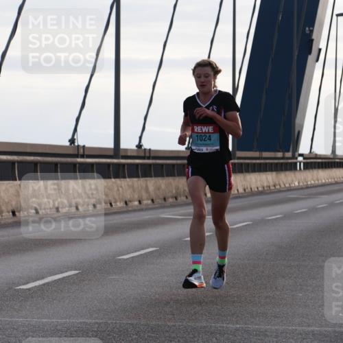 03.10.2024 - Köhlbrandbrückenlauf Matties Gatica Varas http://msf.ph/oto/7165563 03.10.2024 09:18:44 Position 2 1024, 1016 meine-sportfotos.de