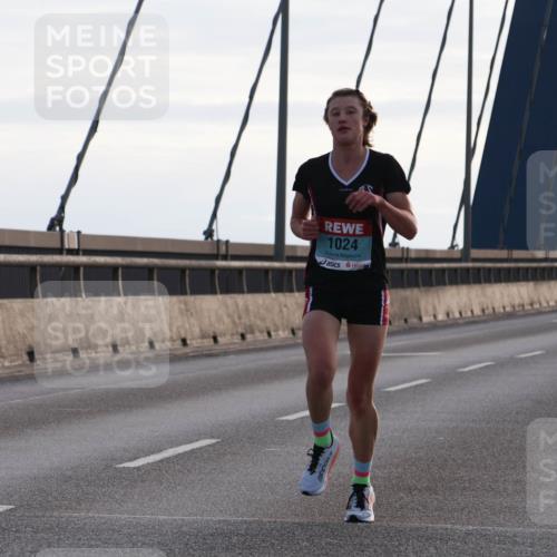 03.10.2024 - Köhlbrandbrückenlauf Matties Gatica Varas http://msf.ph/oto/7165592 03.10.2024 09:18:45 Position 2 1024, 1018 meine-sportfotos.de
