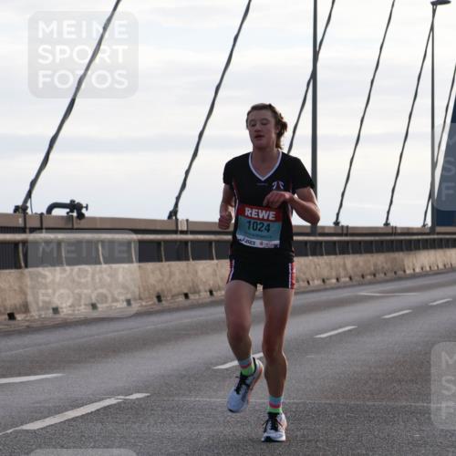 03.10.2024 - Köhlbrandbrückenlauf Matties Gatica Varas http://msf.ph/oto/7165622 03.10.2024 09:18:46 Position 2 1024 meine-sportfotos.de