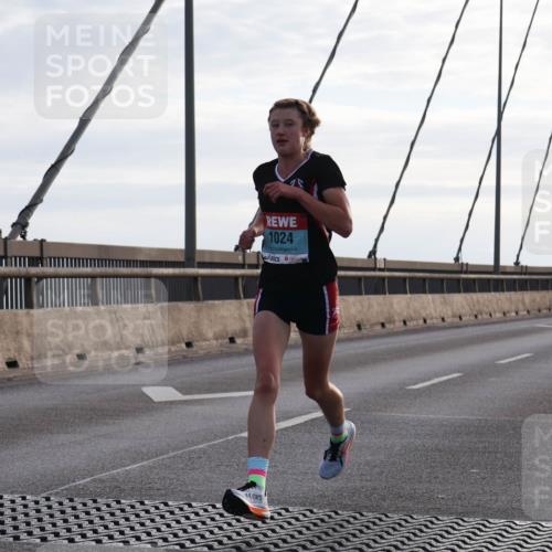 03.10.2024 - Köhlbrandbrückenlauf Matties Gatica Varas http://msf.ph/oto/7165645 03.10.2024 09:18:46 Position 2 1024 meine-sportfotos.de