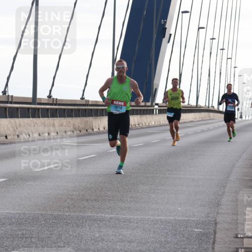 03.10.2024 - Köhlbrandbrückenlauf Matties Gatica Varas http://msf.ph/oto/7165696 03.10.2024 09:18:49 Position 2 100, 1018, 1014 meine-sportfotos.de