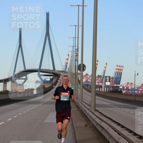 03.10.2024 - Köhlbrandbrückenlauf Miley Keyser http://msf.ph/oto/7165836 03.10.2024 09:38:05 Position 3 1165 meine-sportfotos.de
