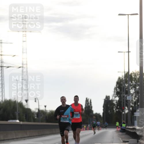 03.10.2024 - Köhlbrandbrückenlauf Fuchs,  Jonas http://msf.ph/oto/7165902 03.10.2024 09:09:21 Position 3 1006, 1010 meine-sportfotos.de