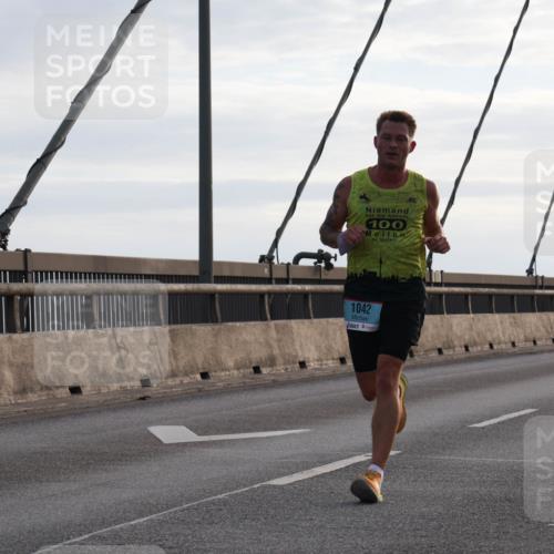 03.10.2024 - Köhlbrandbrückenlauf Matties Gatica Varas http://msf.ph/oto/7165922 03.10.2024 09:18:56 Position 2 100, 1042 meine-sportfotos.de
