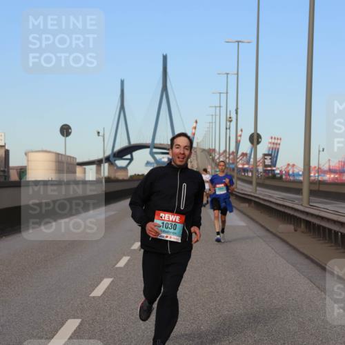 03.10.2024 - Köhlbrandbrückenlauf Miley Keyser http://msf.ph/oto/7166016 03.10.2024 09:39:09 Position 3 1030, 1064 meine-sportfotos.de