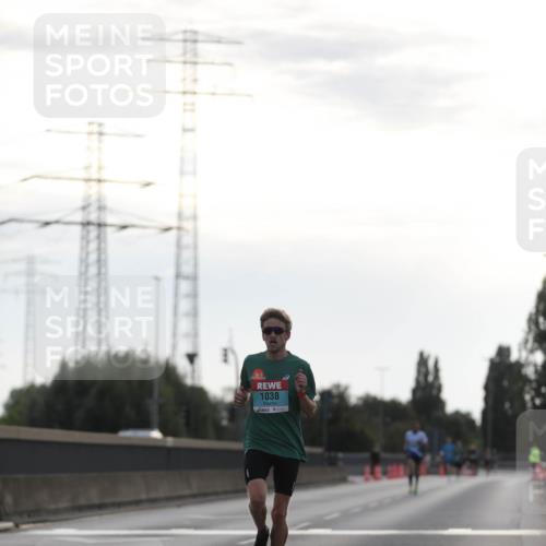 03.10.2024 - Köhlbrandbrückenlauf Fuchs,  Jonas http://msf.ph/oto/7166074 03.10.2024 09:09:33 Position 3 1038 meine-sportfotos.de