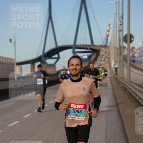 03.10.2024 - Köhlbrandbrückenlauf Miley Keyser http://msf.ph/oto/7166274 03.10.2024 09:40:32 Position 3 1098 meine-sportfotos.de