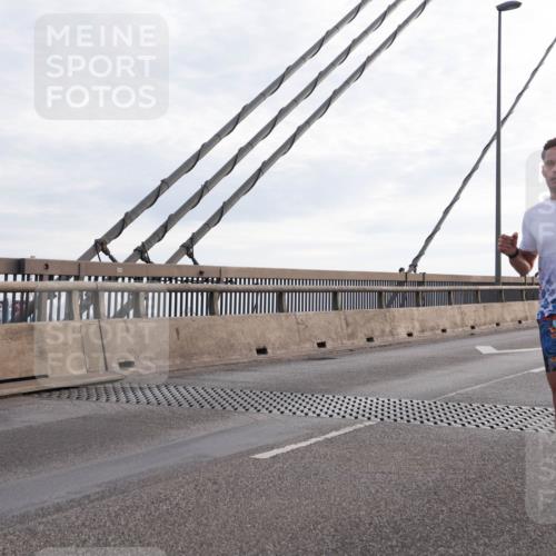 03.10.2024 - Köhlbrandbrückenlauf Matties Gatica Varas http://msf.ph/oto/7166275 03.10.2024 09:19:18 Position 2 1074, 1032 meine-sportfotos.de