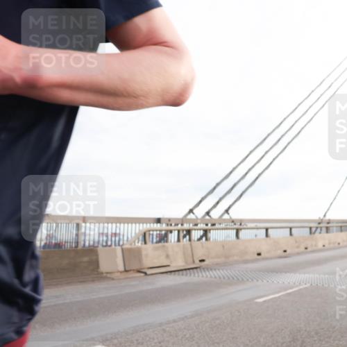 03.10.2024 - Köhlbrandbrückenlauf Matties Gatica Varas http://msf.ph/oto/7166378 03.10.2024 09:19:23 Position 2  meine-sportfotos.de