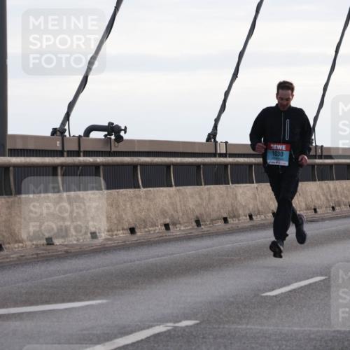 03.10.2024 - Köhlbrandbrückenlauf Matties Gatica Varas http://msf.ph/oto/7166517 03.10.2024 09:19:42 Position 2 1030 meine-sportfotos.de