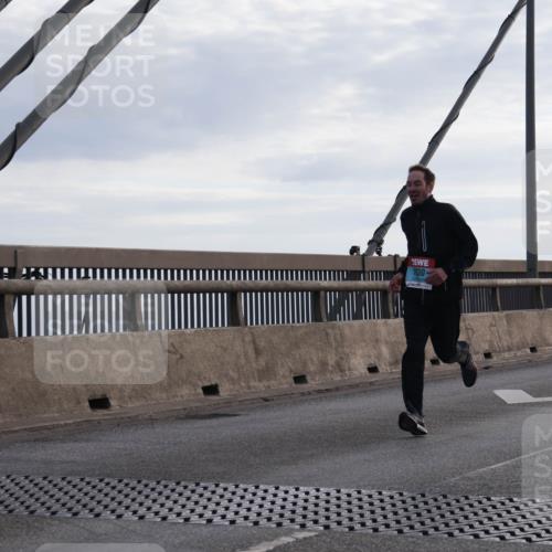 03.10.2024 - Köhlbrandbrückenlauf Matties Gatica Varas http://msf.ph/oto/7166628 03.10.2024 09:19:44 Position 2 1030 meine-sportfotos.de