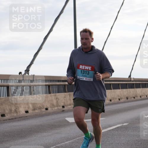 03.10.2024 - Köhlbrandbrückenlauf Matties Gatica Varas http://msf.ph/oto/7166783 03.10.2024 09:19:48 Position 2 1313 meine-sportfotos.de