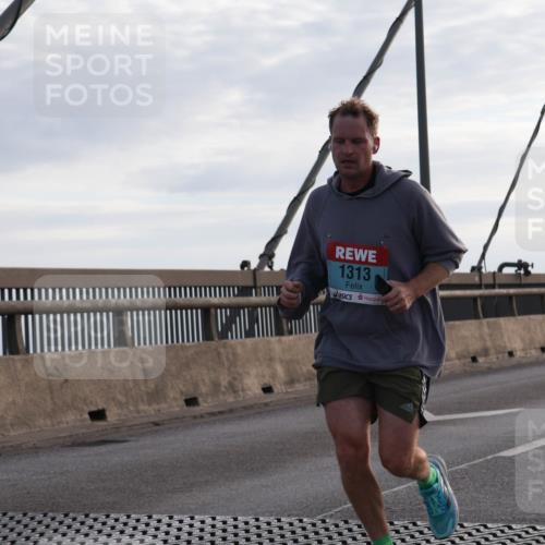 03.10.2024 - Köhlbrandbrückenlauf Matties Gatica Varas http://msf.ph/oto/7166797 03.10.2024 09:19:49 Position 2 1313 meine-sportfotos.de