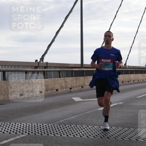 03.10.2024 - Köhlbrandbrückenlauf Matties Gatica Varas http://msf.ph/oto/7166882 03.10.2024 09:19:53 Position 2 064, 1492 meine-sportfotos.de