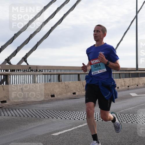 03.10.2024 - Köhlbrandbrückenlauf Matties Gatica Varas http://msf.ph/oto/7166919 03.10.2024 09:19:54 Position 2 1064 meine-sportfotos.de