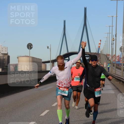 03.10.2024 - Köhlbrandbrückenlauf Miley Keyser http://msf.ph/oto/7166925 03.10.2024 09:41:24 Position 3 1361, 1423, 1316 meine-sportfotos.de