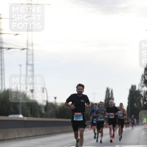 03.10.2024 - Köhlbrandbrückenlauf Fuchs,  Jonas http://msf.ph/oto/7166928 03.10.2024 09:10:00 Position 3 2423 meine-sportfotos.de