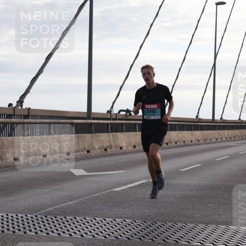 03.10.2024 - Köhlbrandbrückenlauf Matties Gatica Varas http://msf.ph/oto/7166970 03.10.2024 09:19:56 Position 2 1492, 1051 meine-sportfotos.de