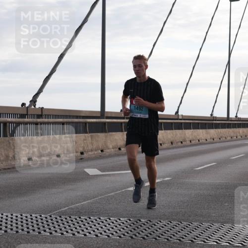 03.10.2024 - Köhlbrandbrückenlauf Matties Gatica Varas http://msf.ph/oto/7166993 03.10.2024 09:19:57 Position 2 1492, 1051 meine-sportfotos.de