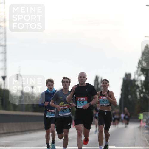 03.10.2024 - Köhlbrandbrückenlauf Fuchs,  Jonas http://msf.ph/oto/7167034 03.10.2024 09:10:03 Position 3 1047, 1020, 1839, 3676 meine-sportfotos.de