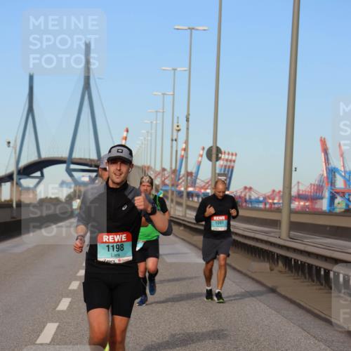 03.10.2024 - Köhlbrandbrückenlauf Miley Keyser http://msf.ph/oto/7167062 03.10.2024 09:41:44 Position 3 1198, 1091 meine-sportfotos.de