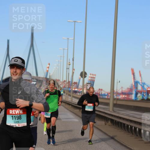 03.10.2024 - Köhlbrandbrückenlauf Miley Keyser http://msf.ph/oto/7167071 03.10.2024 09:41:45 Position 3 1198, 1091 meine-sportfotos.de