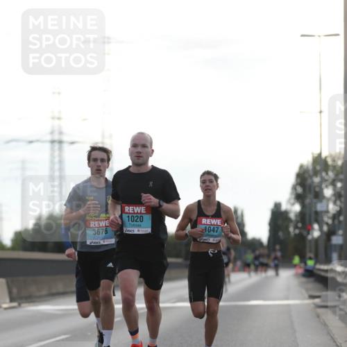 03.10.2024 - Köhlbrandbrückenlauf Fuchs,  Jonas http://msf.ph/oto/7167116 03.10.2024 09:10:06 Position 3 3676, 1020, 1047 meine-sportfotos.de
