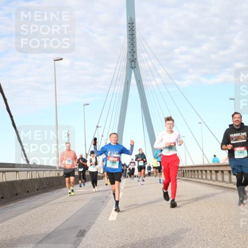 03.10.2024 - Köhlbrandbrückenlauf Jannik Wohlers http://msf.ph/oto/7167168 03.10.2024 09:42:03 Position 2 1999, 1997, 1400 meine-sportfotos.de
