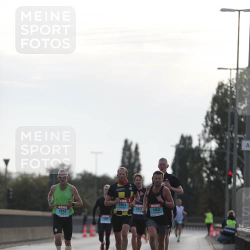 03.10.2024 - Köhlbrandbrückenlauf Fuchs,  Jonas http://msf.ph/oto/7167300 03.10.2024 09:10:20 Position 3 1054, 1014, 1063, 1018 meine-sportfotos.de