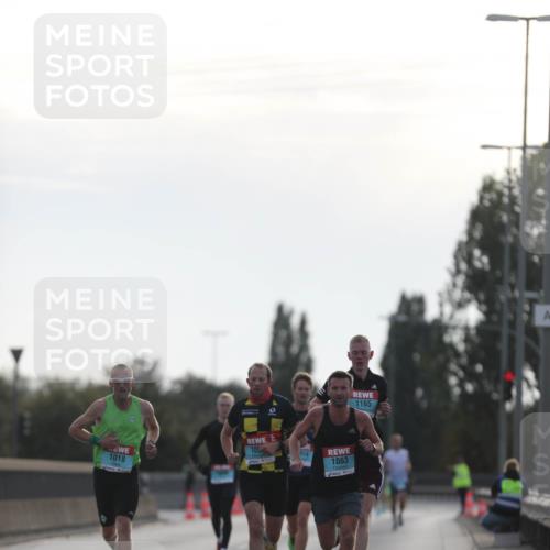 03.10.2024 - Köhlbrandbrückenlauf Fuchs,  Jonas http://msf.ph/oto/7167309 03.10.2024 09:10:21 Position 3 1018, 105, 914, 1063, 1165 meine-sportfotos.de