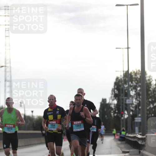 03.10.2024 - Köhlbrandbrückenlauf Fuchs,  Jonas http://msf.ph/oto/7167334 03.10.2024 09:10:24 Position 3 1018, 1054, 1063 meine-sportfotos.de
