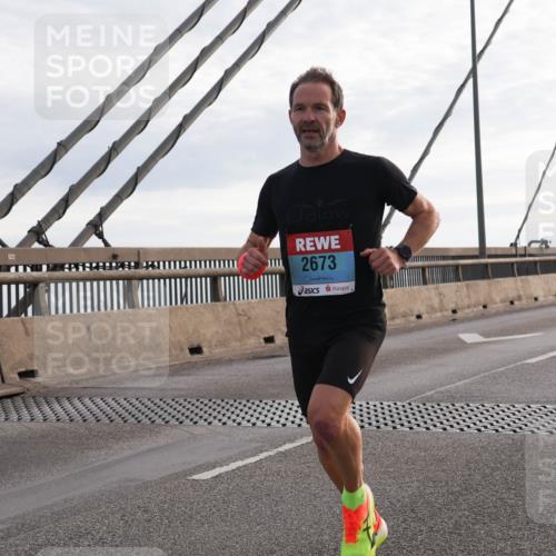 03.10.2024 - Köhlbrandbrückenlauf Matties Gatica Varas http://msf.ph/oto/7167372 03.10.2024 09:20:07 Position 2 2673 meine-sportfotos.de