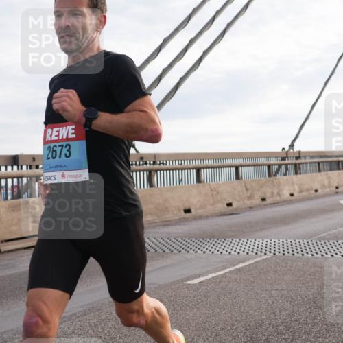03.10.2024 - Köhlbrandbrückenlauf Matties Gatica Varas http://msf.ph/oto/7167396 03.10.2024 09:20:08 Position 2 2673 meine-sportfotos.de