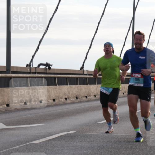 03.10.2024 - Köhlbrandbrückenlauf Matties Gatica Varas http://msf.ph/oto/7167494 03.10.2024 09:20:13 Position 2 1405, 1090, 1076 meine-sportfotos.de